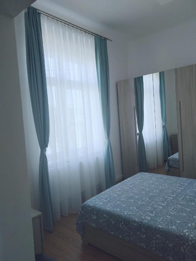Апартаменты Apartament Nimfea Орадя Экстерьер фото